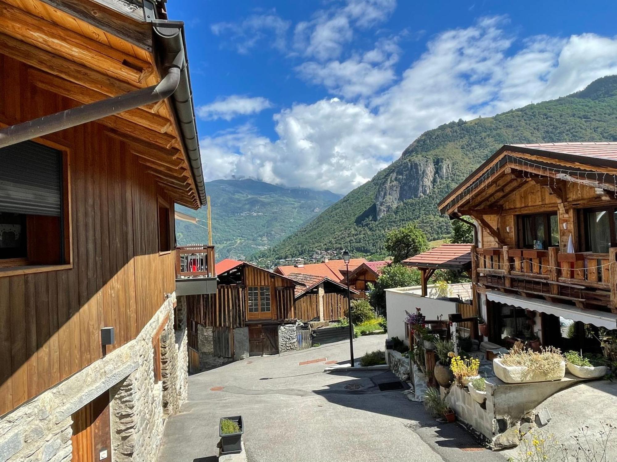 Maison De Village Au Pied Des 3 Vallees Villarlurin Dış mekan fotoğraf